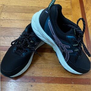 ASICS Gel Venture 9 Trail Running Shoes- Women’s size 8W Black/Digital Violet